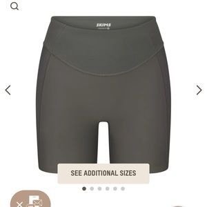 SKIMS PERFORMANCE HIGH WAISTED BIKE SHORT | GUNMETAL - GUNMETAL / M x 1